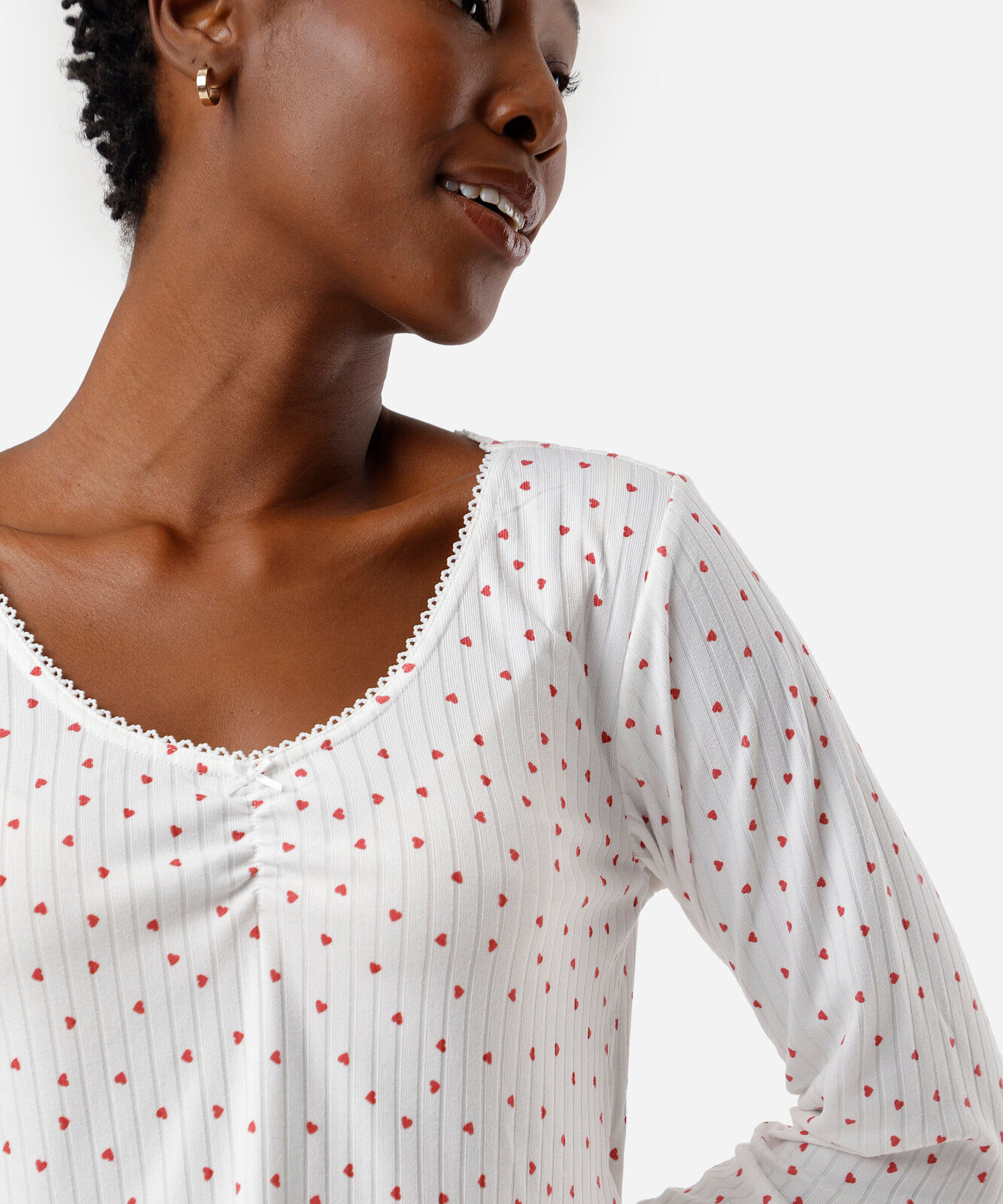 pijama feminino longo com estampa de coração off white