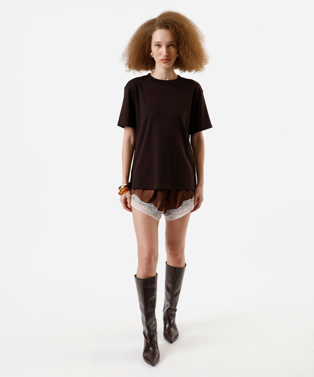 camiseta básica feminina de algodão peruano oversized com fendas marrom