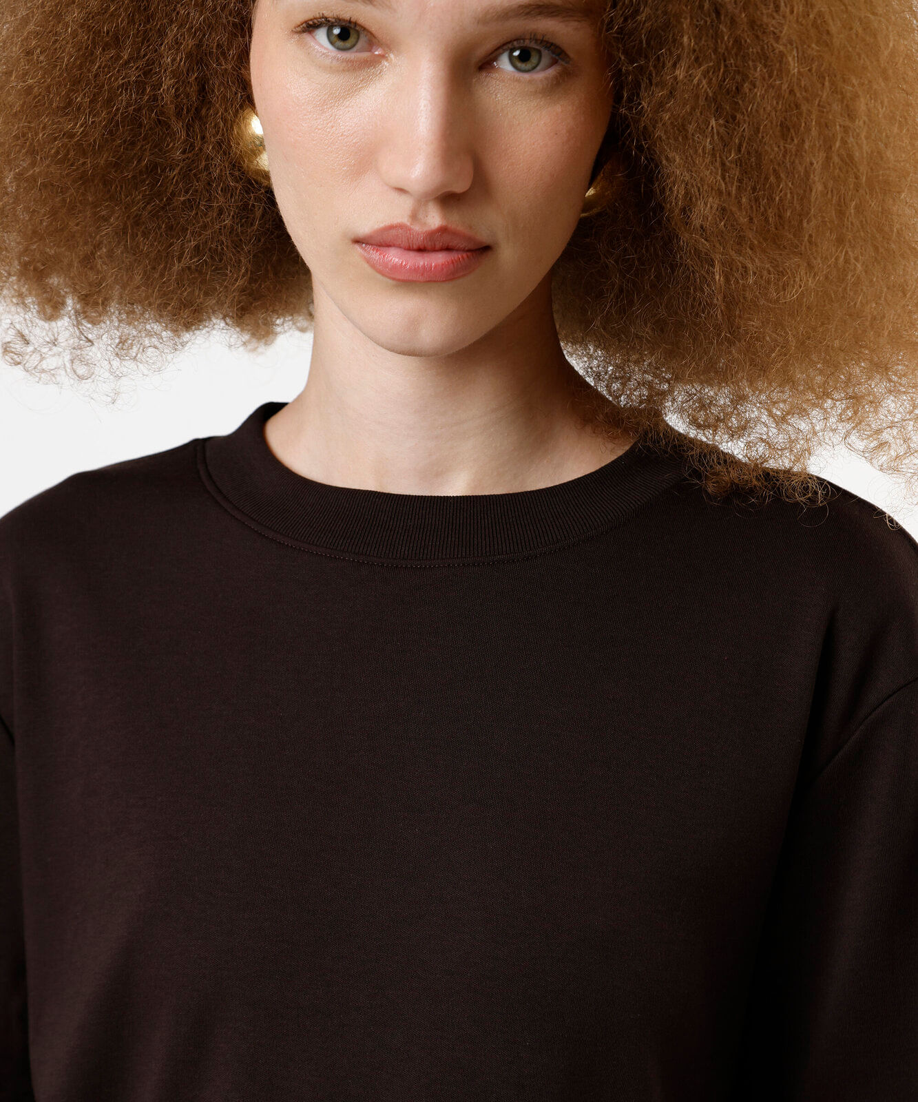 camiseta básica feminina de algodão peruano oversized com fendas marrom