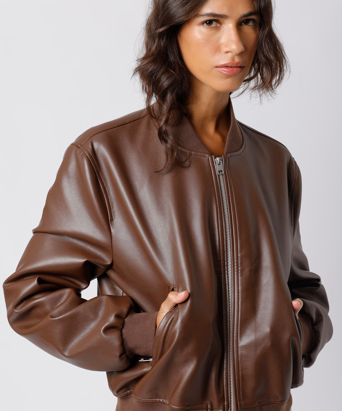 jaqueta bomber de poliuretano mindset marrom