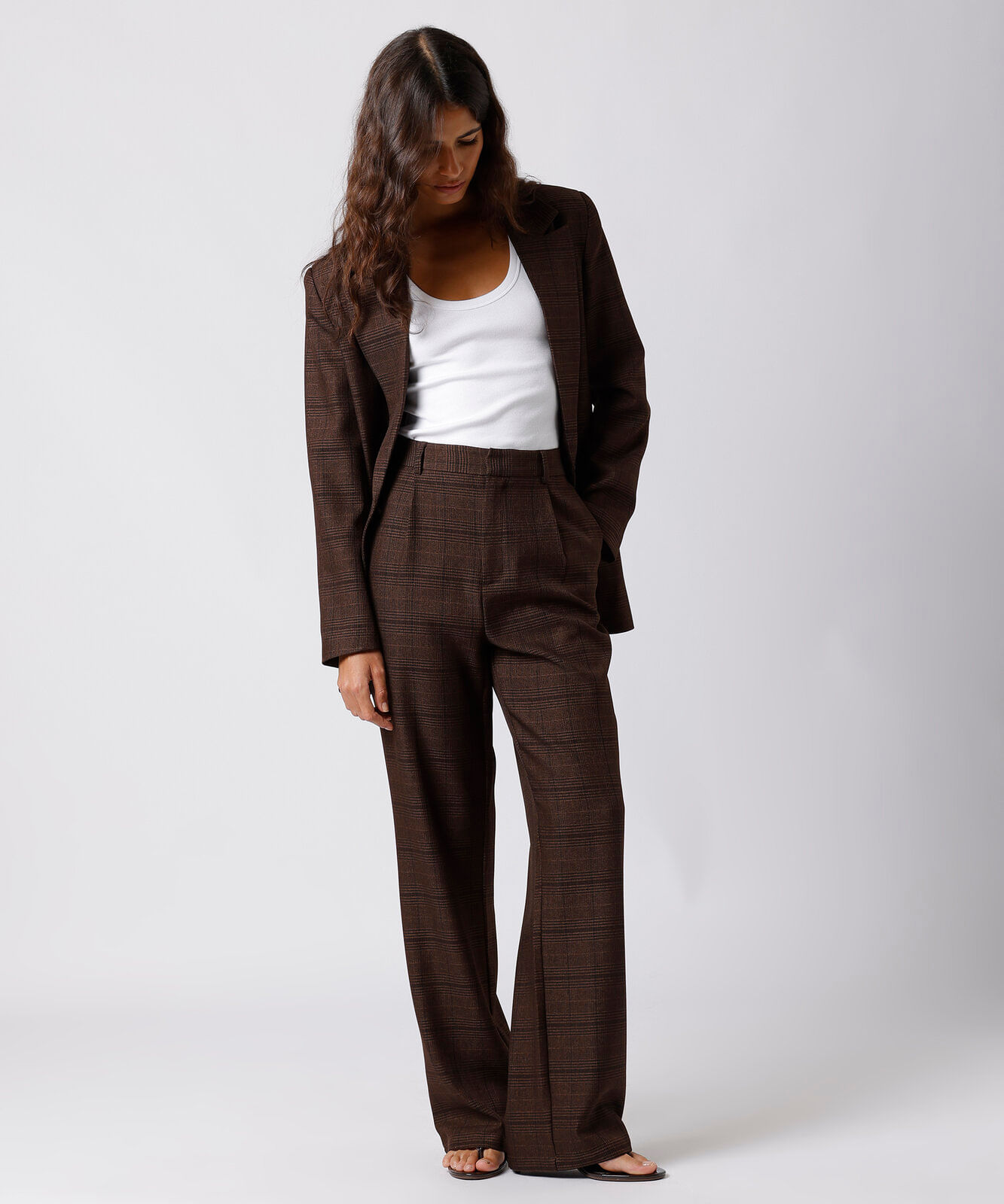 calça de alfaiataria feminina xadrez mindset marrom