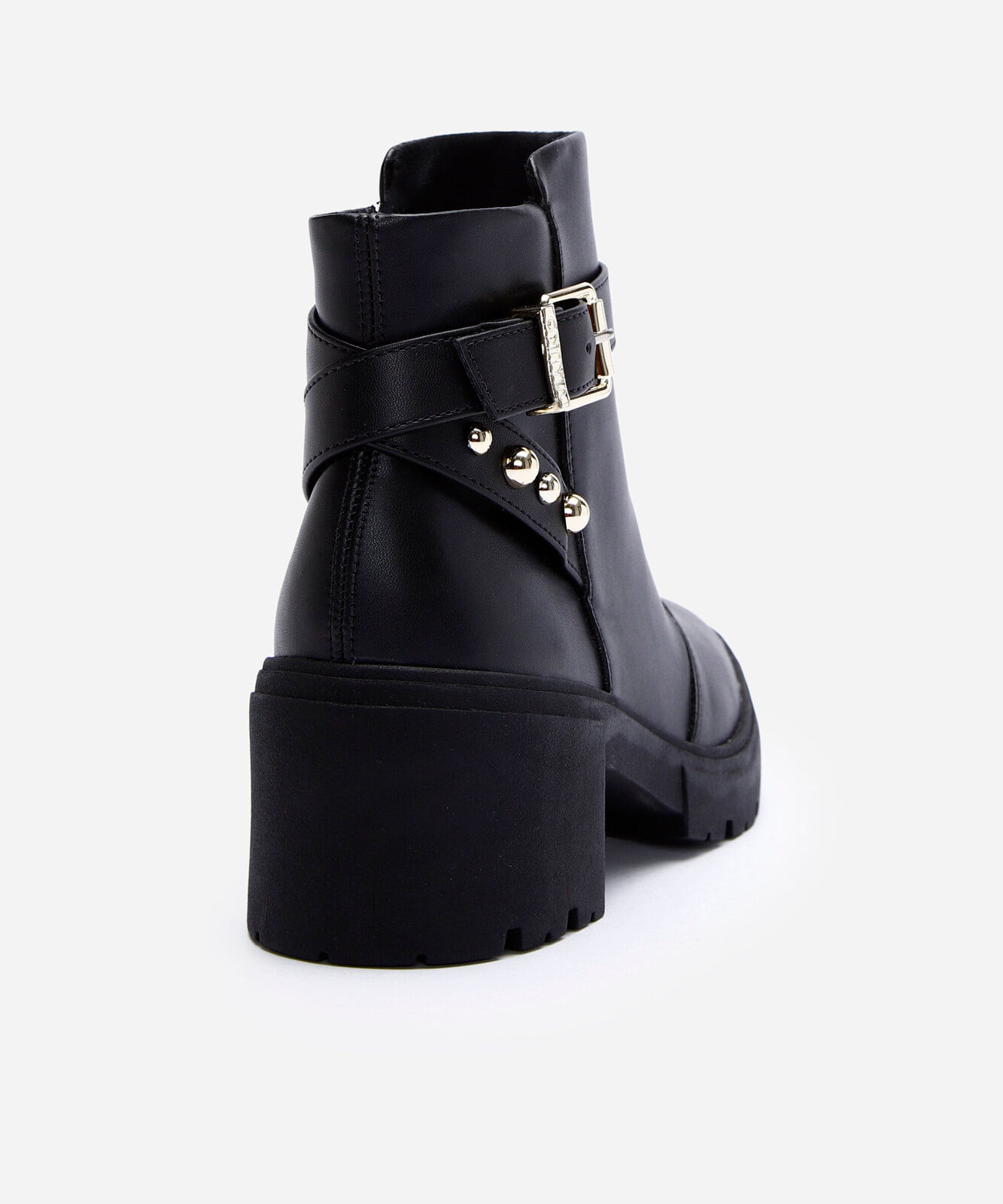 bota tratorada com cano curto e fivela preto