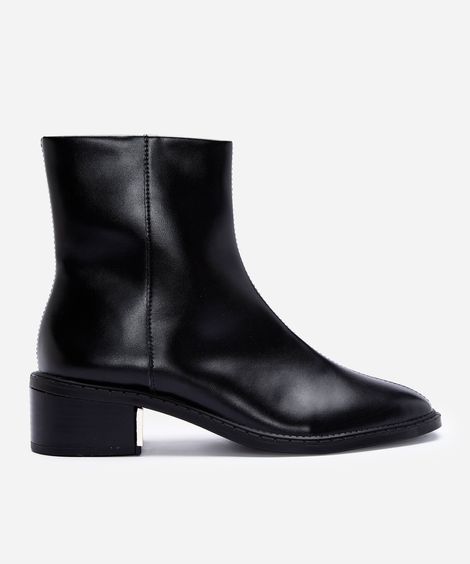 bota cano curto feminina com detalhe metalizado preto