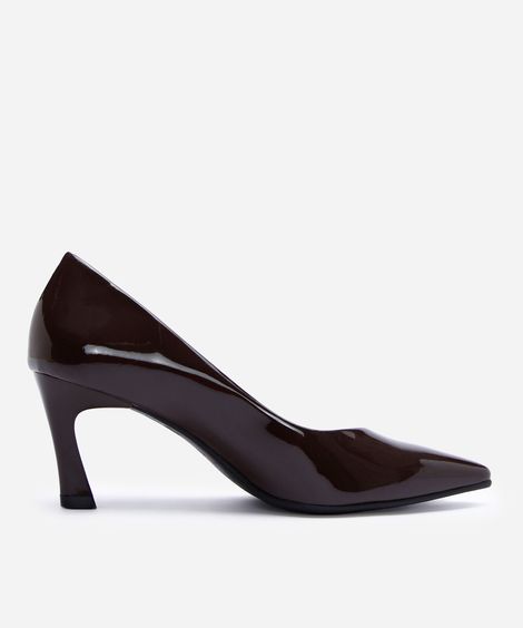 scarpin bico fino envernizado marrom