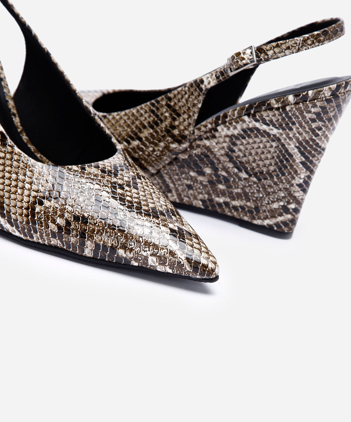 scarpin feminino animal print salto anabela mindset cinza