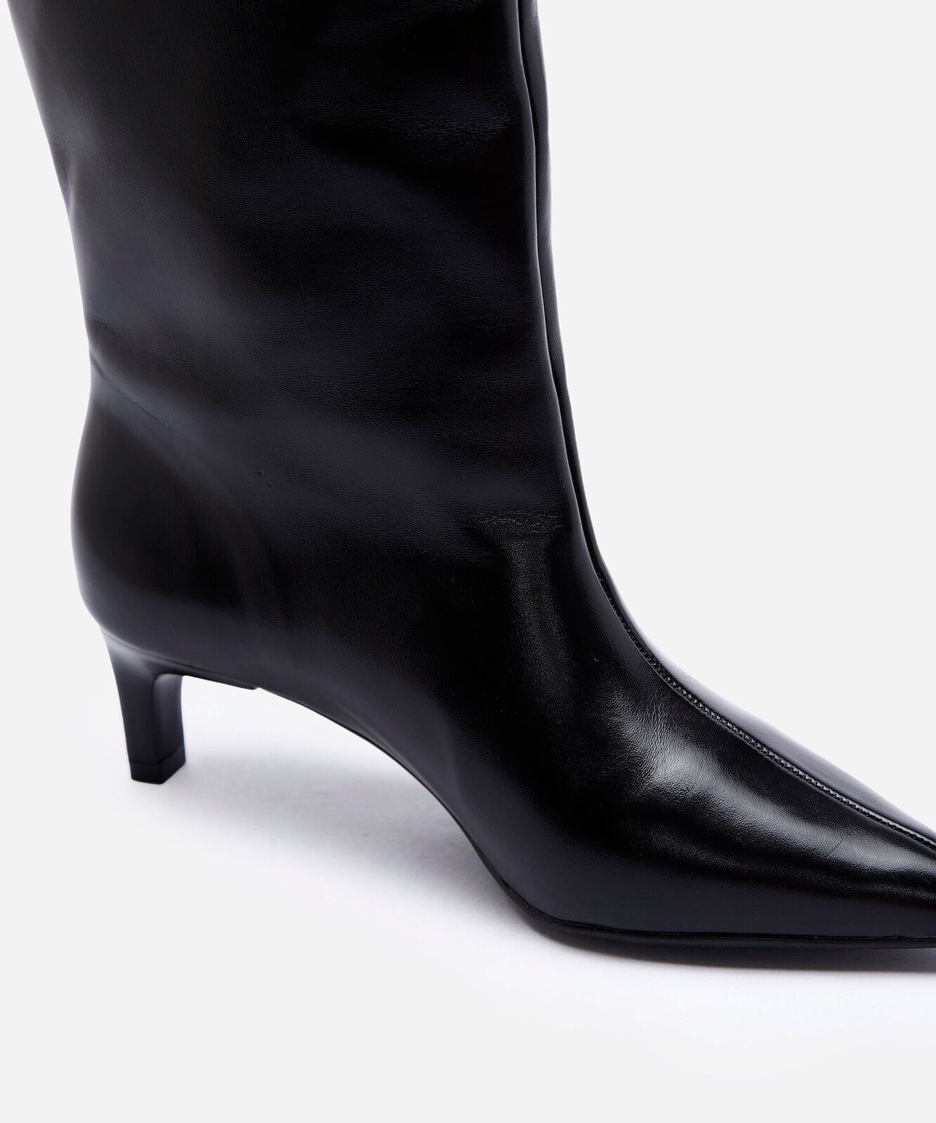 bota feminina cano médio salto kitten preto