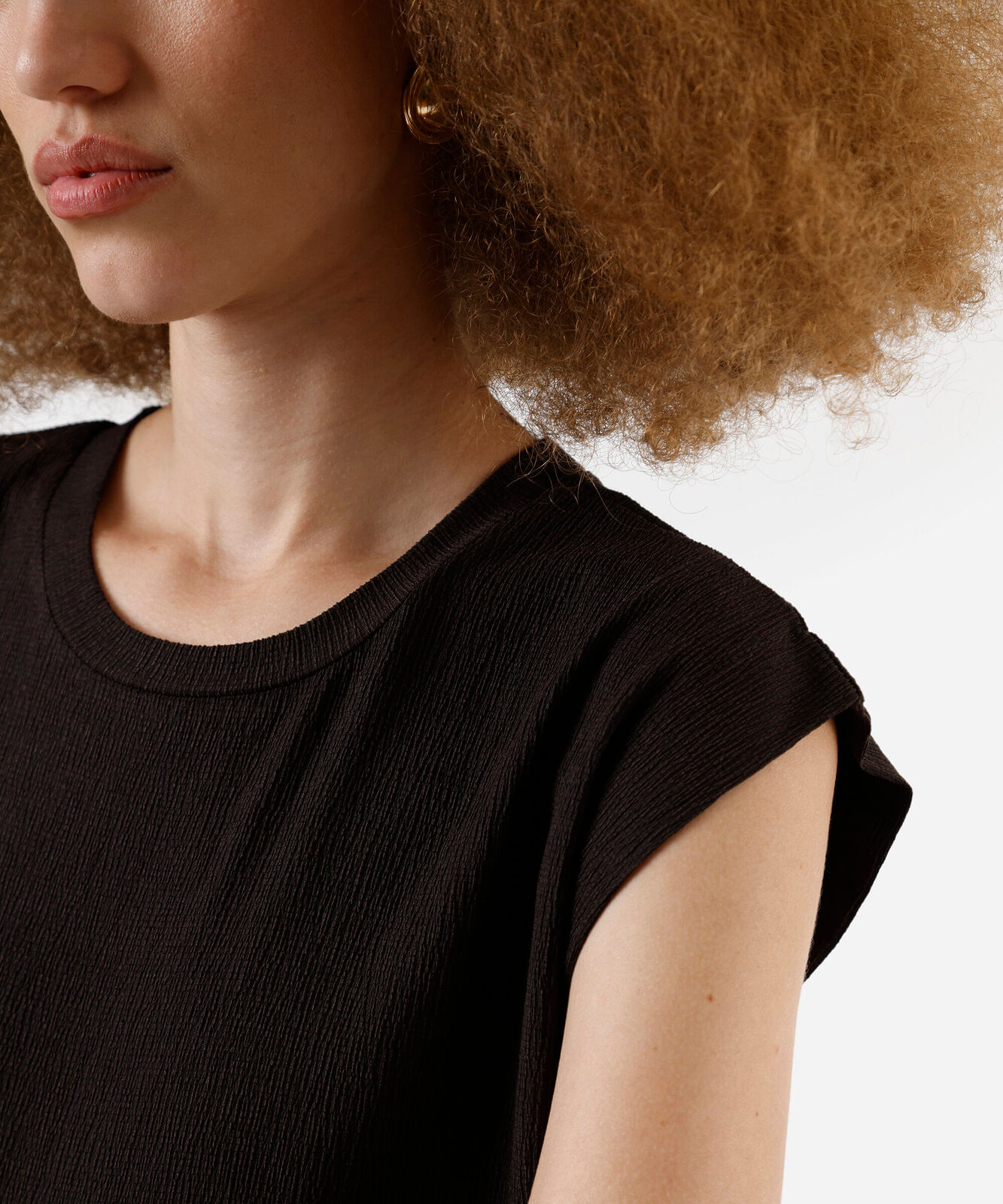 vestido midi feminino muscle tee texturizado marrom