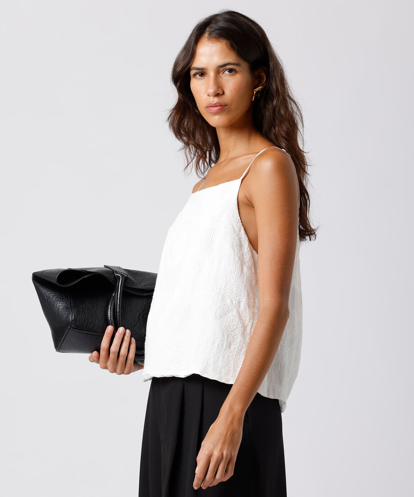 regata feminina de algodão alça fina bordada floral mindset off white