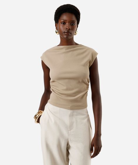 blusa feminina texturizada com pregas laterais marrom