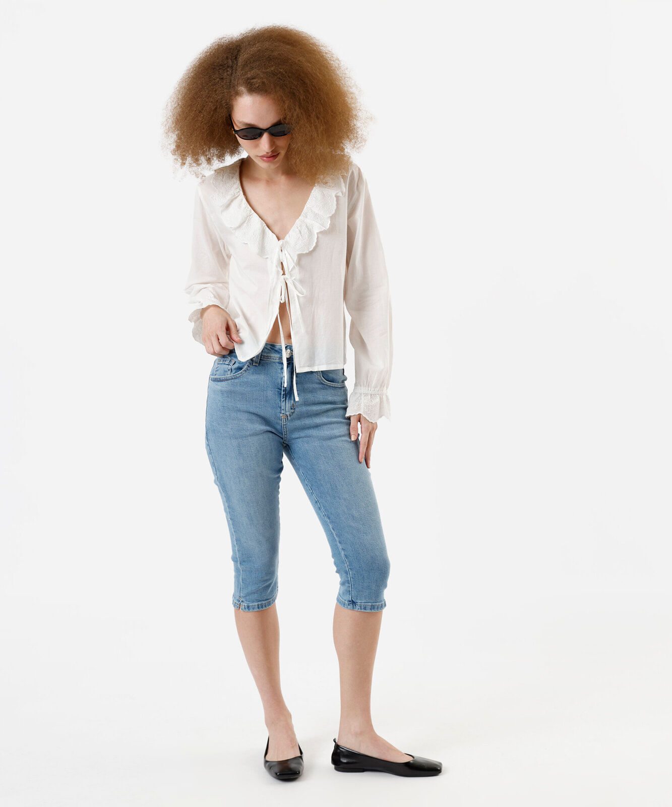 blusa feminina com babado de laise off white