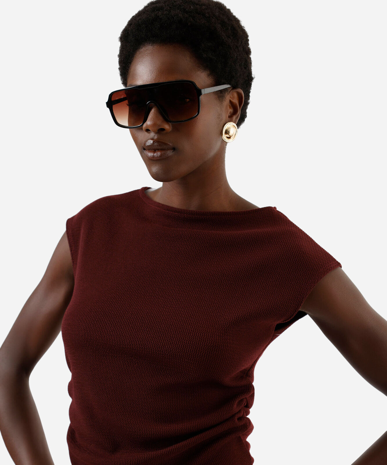 blusa feminina texturizada com pregas laterais vinho