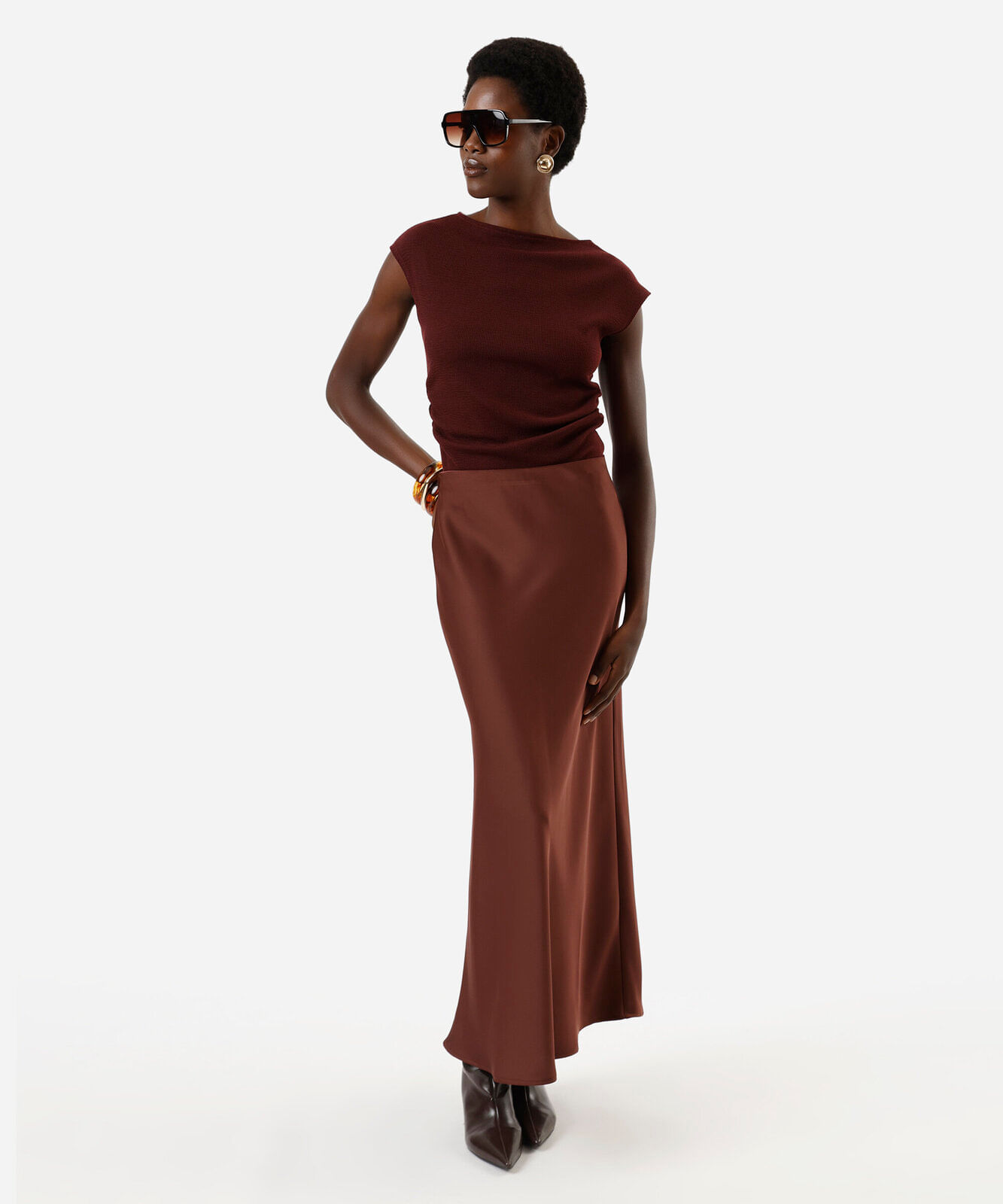 blusa feminina texturizada com pregas laterais vinho