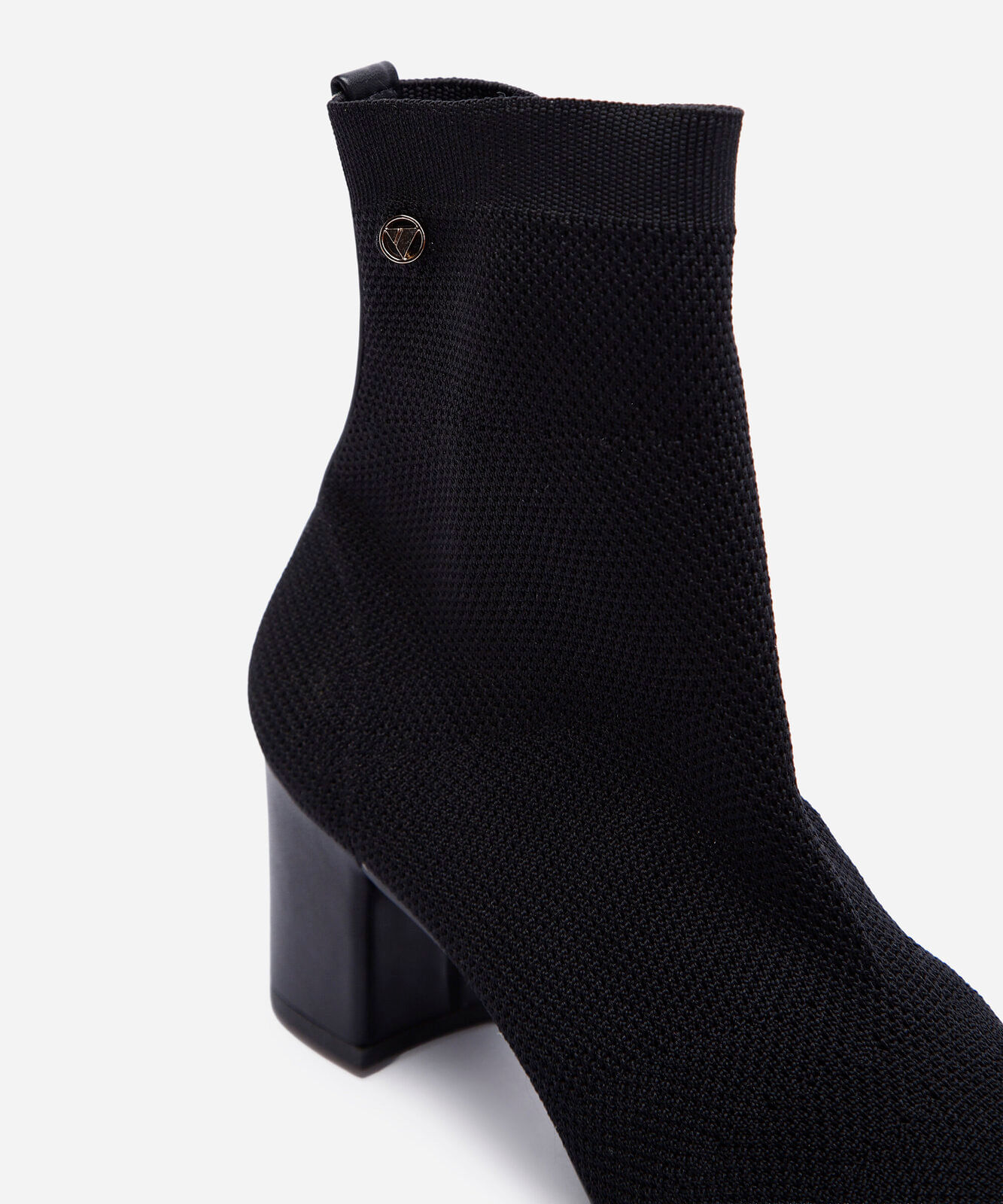 bota knit feminina cano curto e salto bloco preto