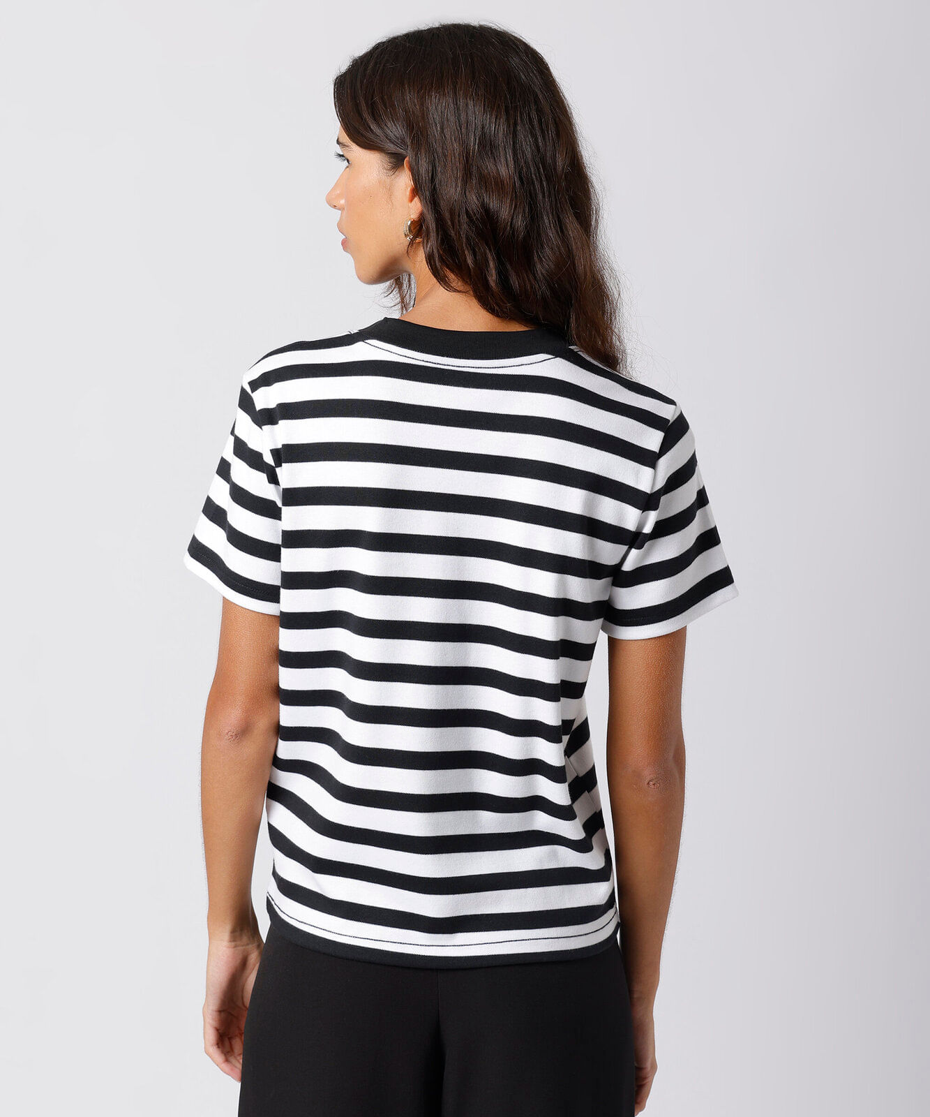 camiseta slim fit feminina de algodão peruano listrada mindset colorida