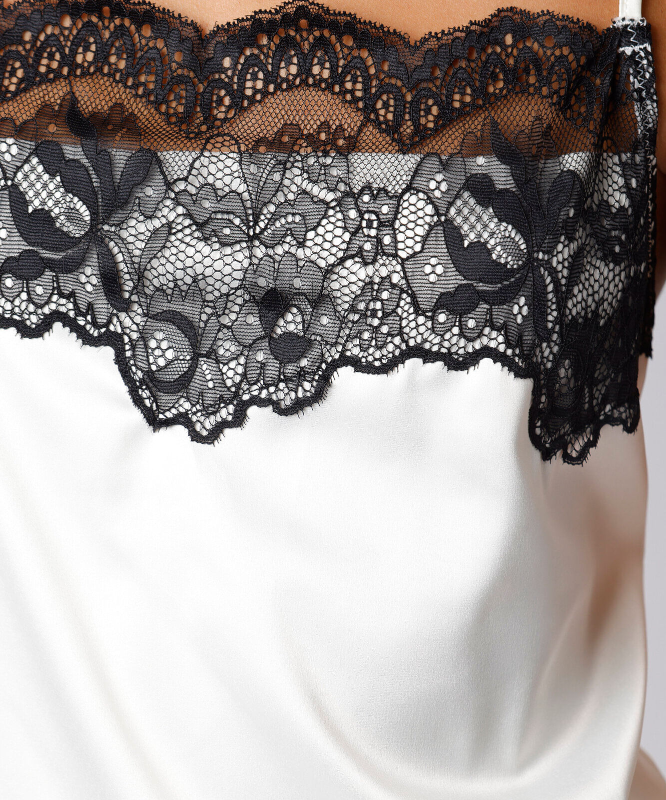 camisola feminina alça fina com renda acetinada mindset off white