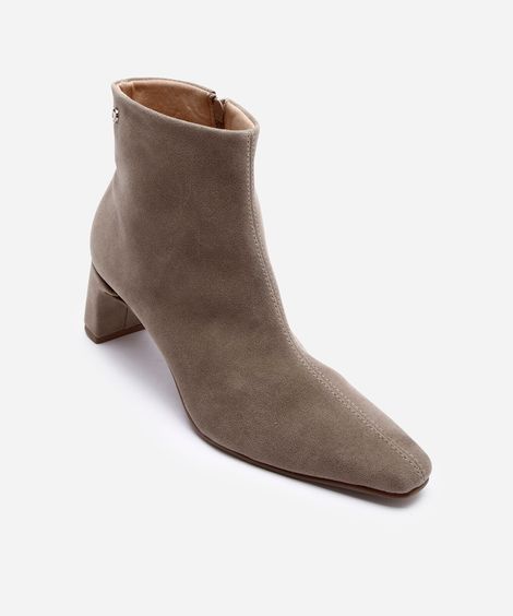 bota cano curto bico fino salto grosso via uno bege