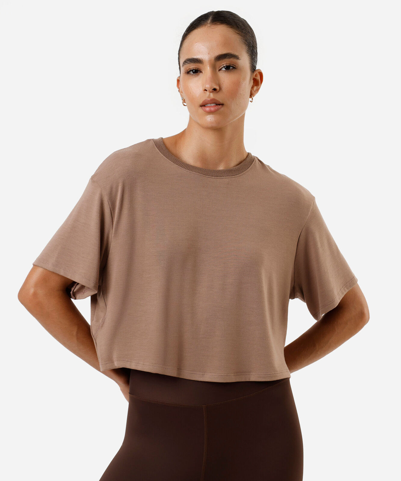 camiseta esportiva box fit feminina cropped  marrom