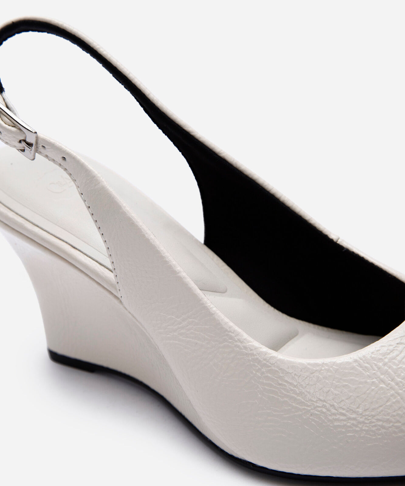 scarpin anabela slingback com bico fino - branco