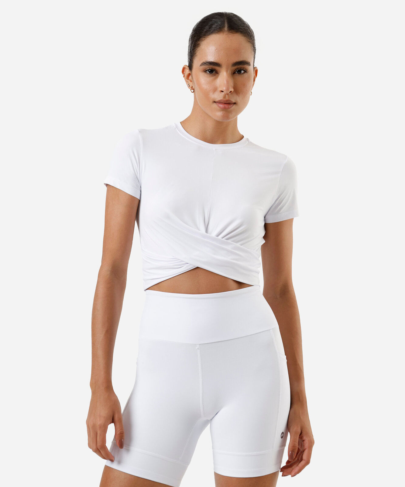 camiseta esportiva cropped  feminina transpassada branca