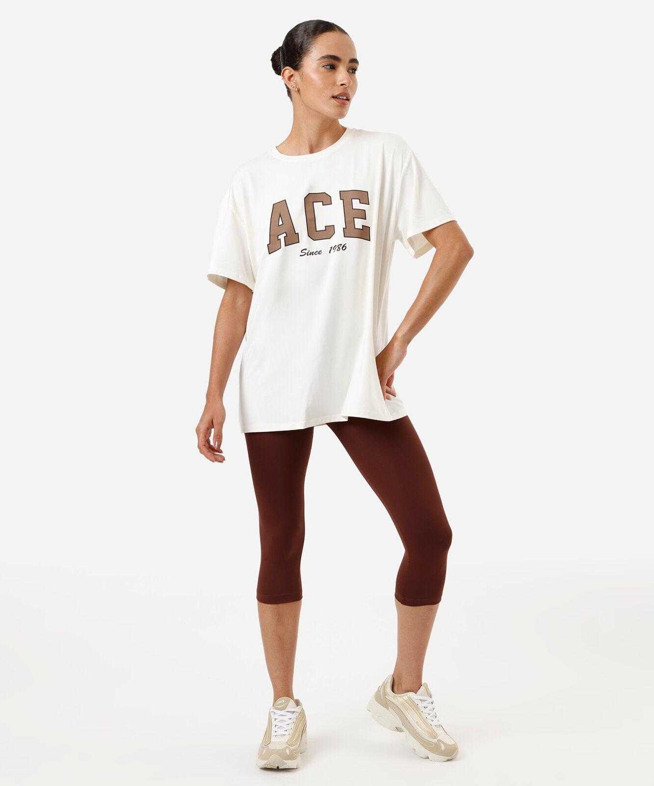camiseta esportiva feminina oversized off white