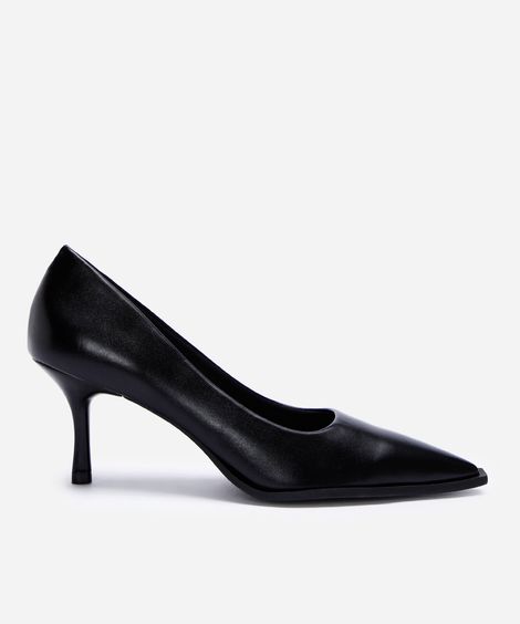 scarpin bico fino salto fino preto