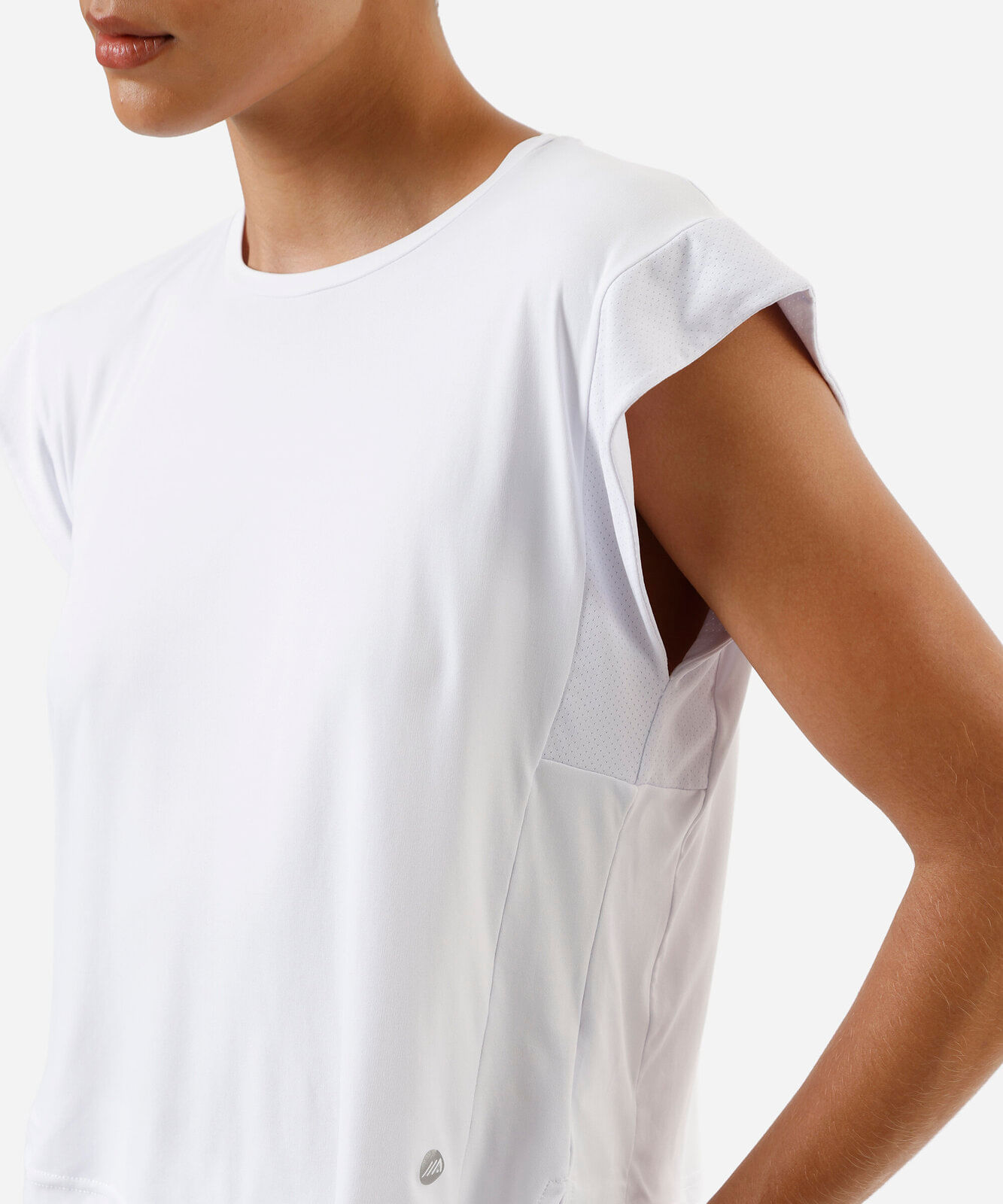 camiseta esportiva feminina muscle branca