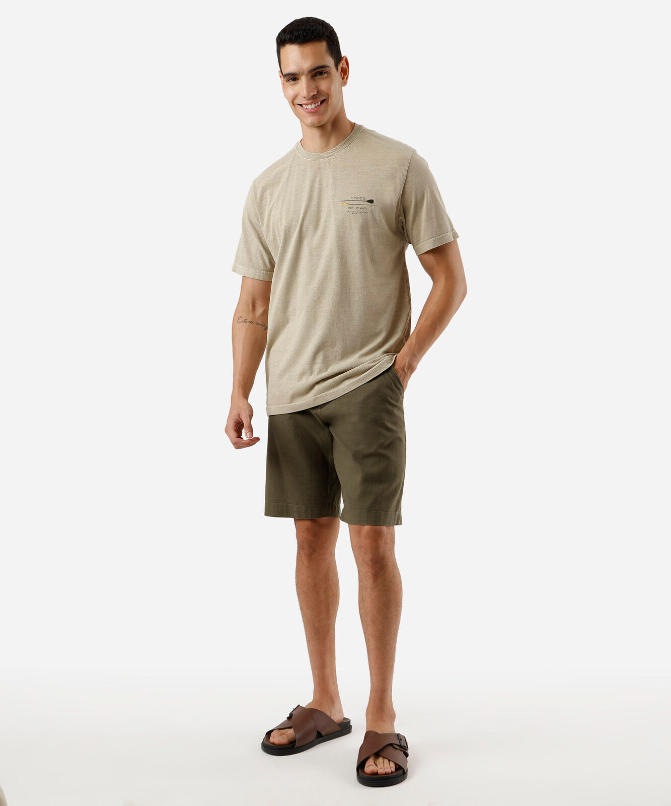 camiseta masculina de algodão estampada estonada bege