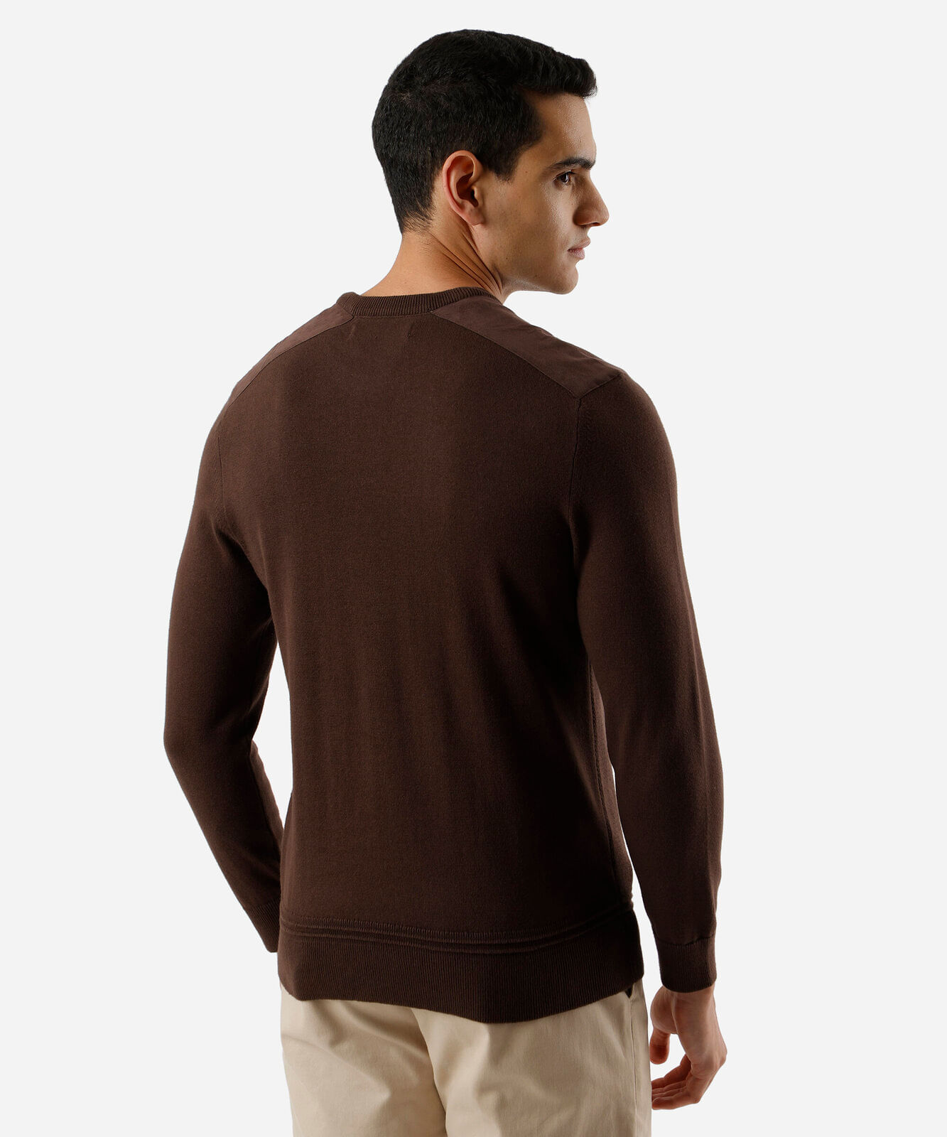 suéter masculino de tricot com recorte de suede marrom