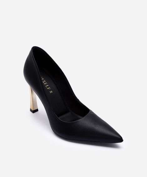 scarpin bico fino salto fino preto