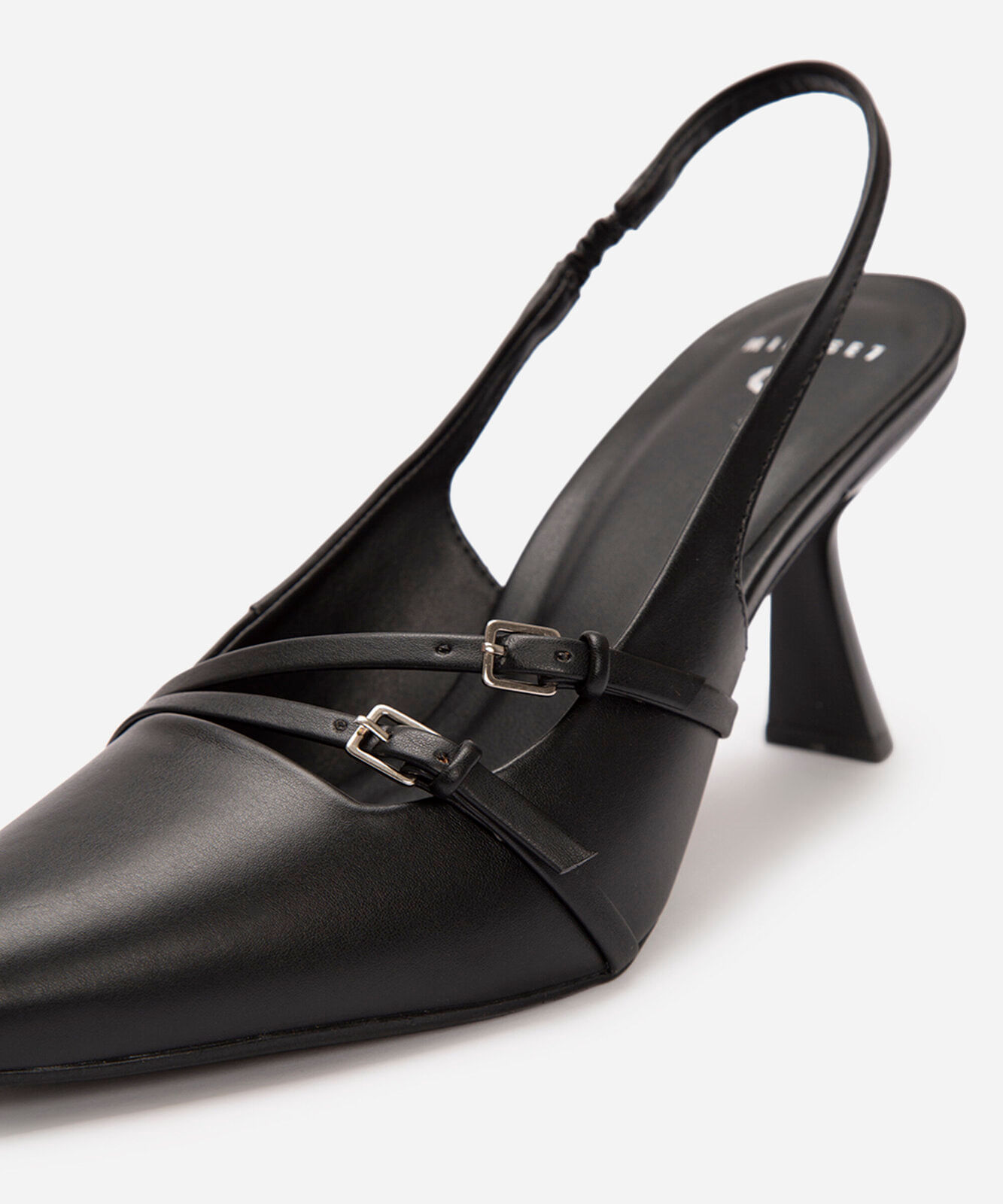 scarpin bico fino salto alto mindset preto