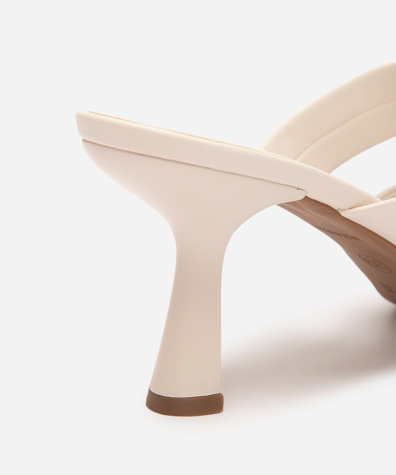 scarpin mule salto alto bico fino oneself off white