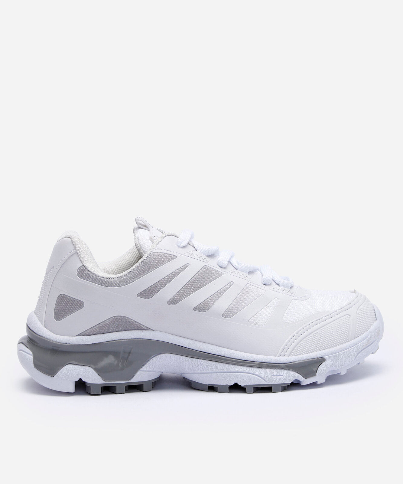 tênis esportivo branco