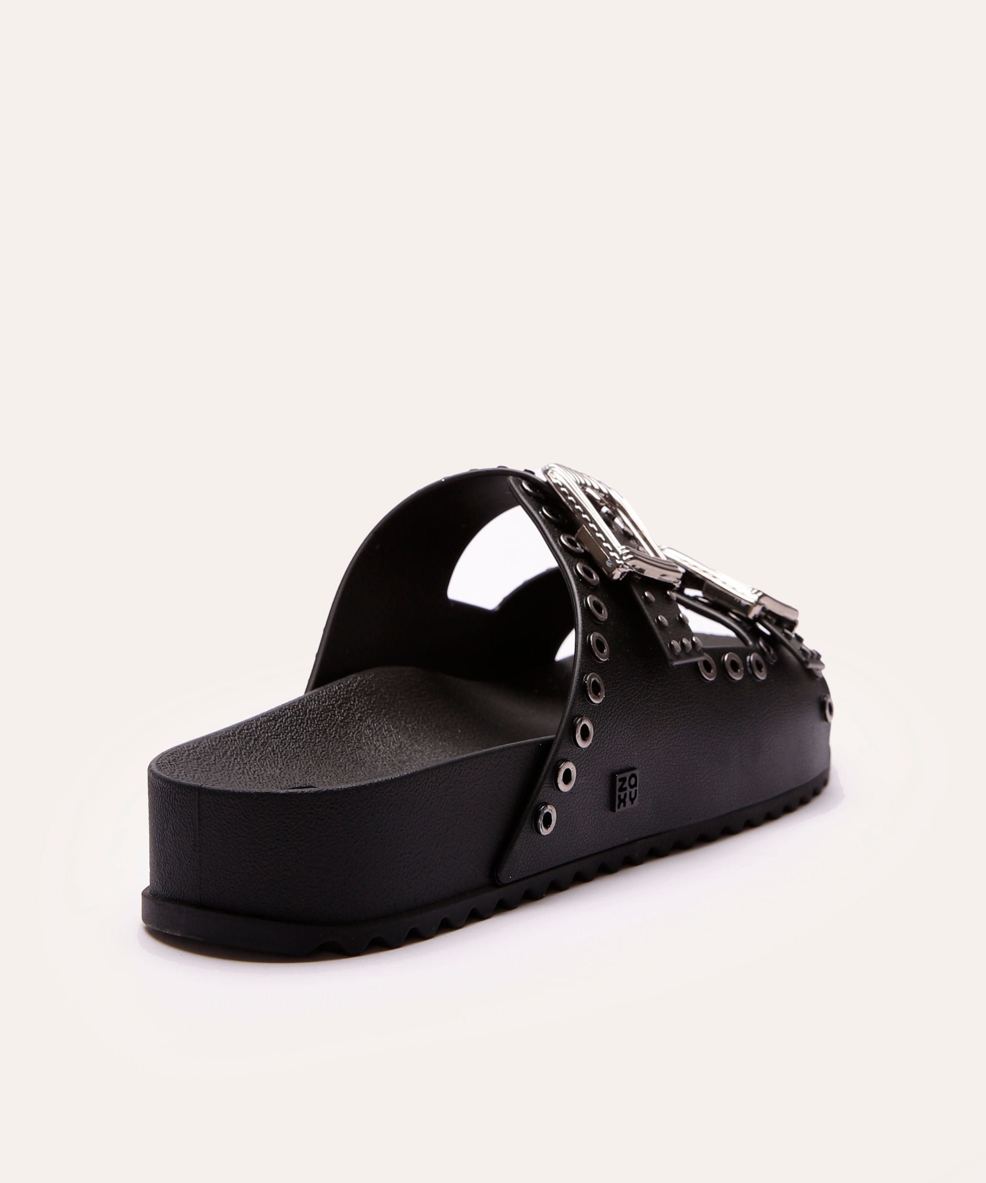 papete feminina com tachas zaxy preta