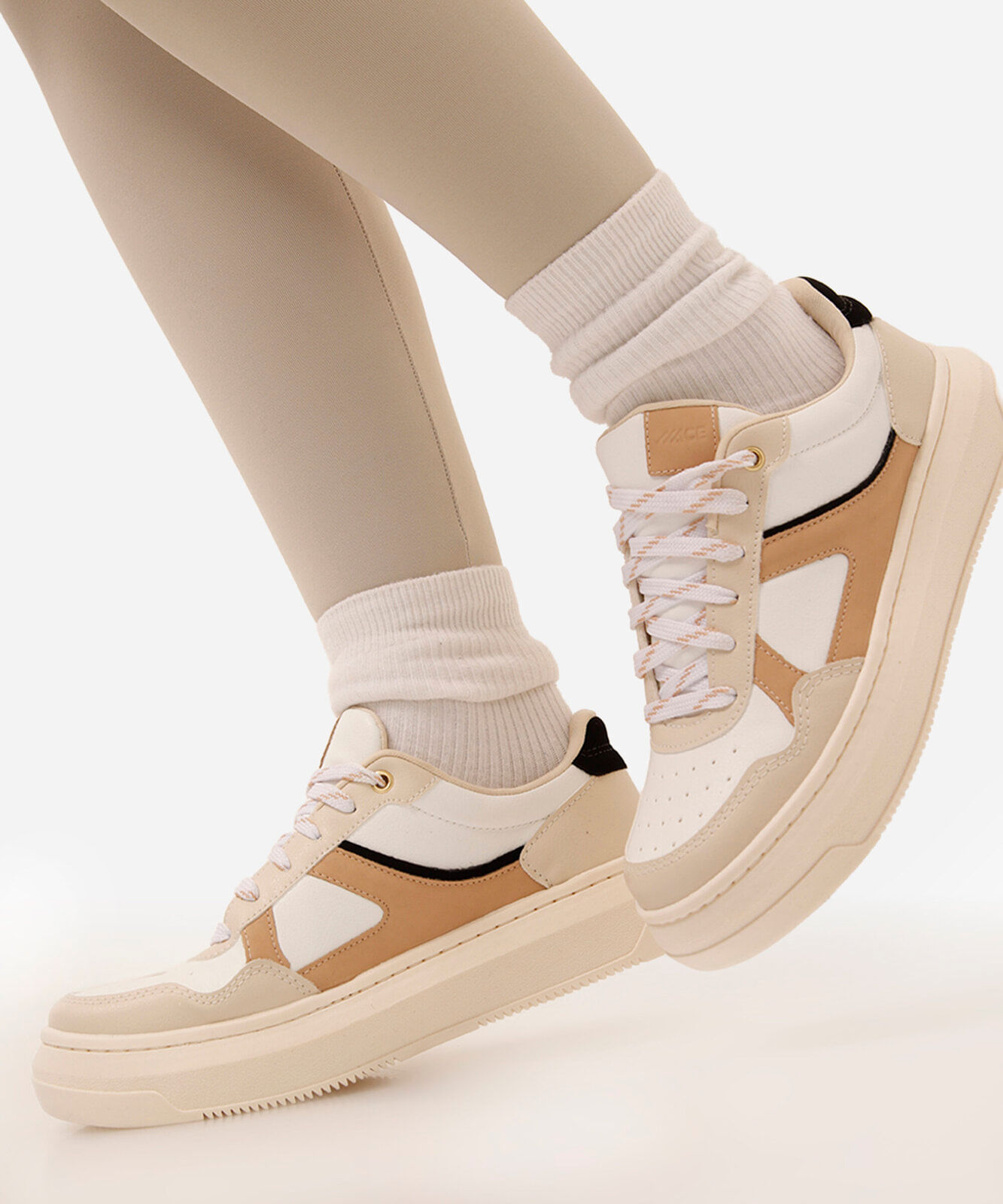 tênis flatform casual marrom
