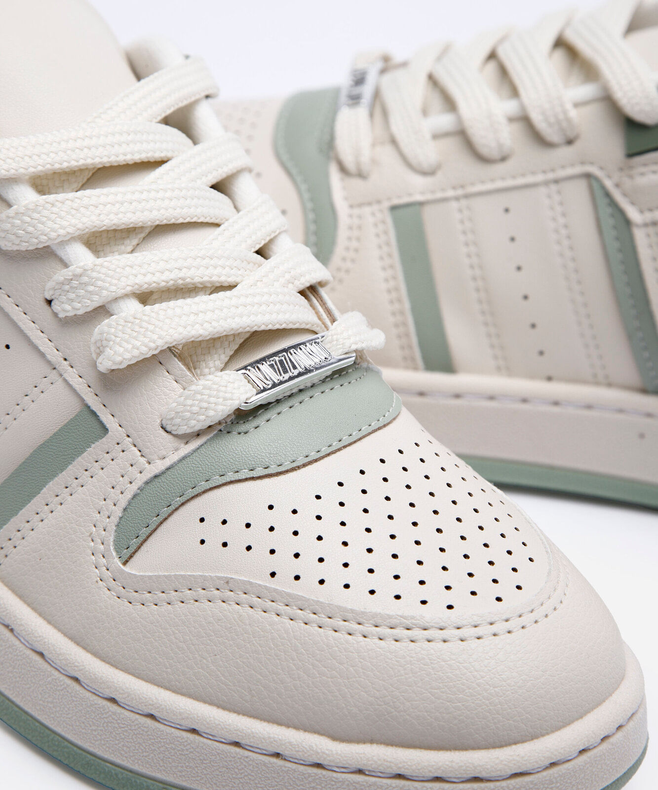 tênis casual com recortes vizzano colorido