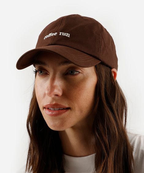 boné aba curva de sarja bordado marrom