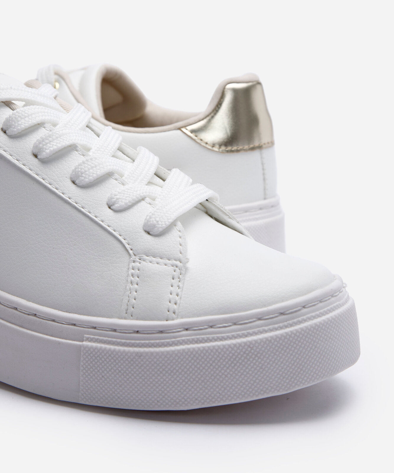 tênis feminino casual flatform com detalhes branco