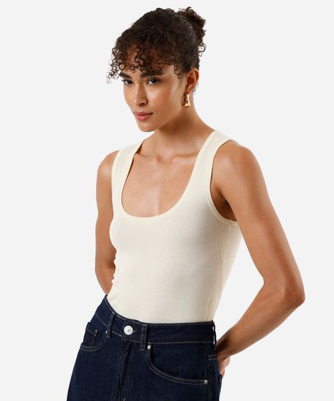 regata feminina decote u tricot bege