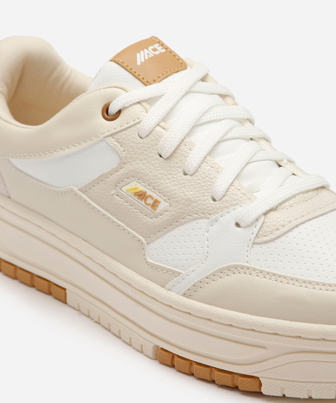 tênis casual flatform com recortes off white