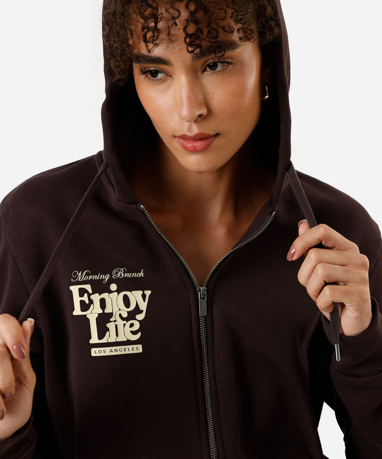 blusão de moletom com zíper enjoy life marrom