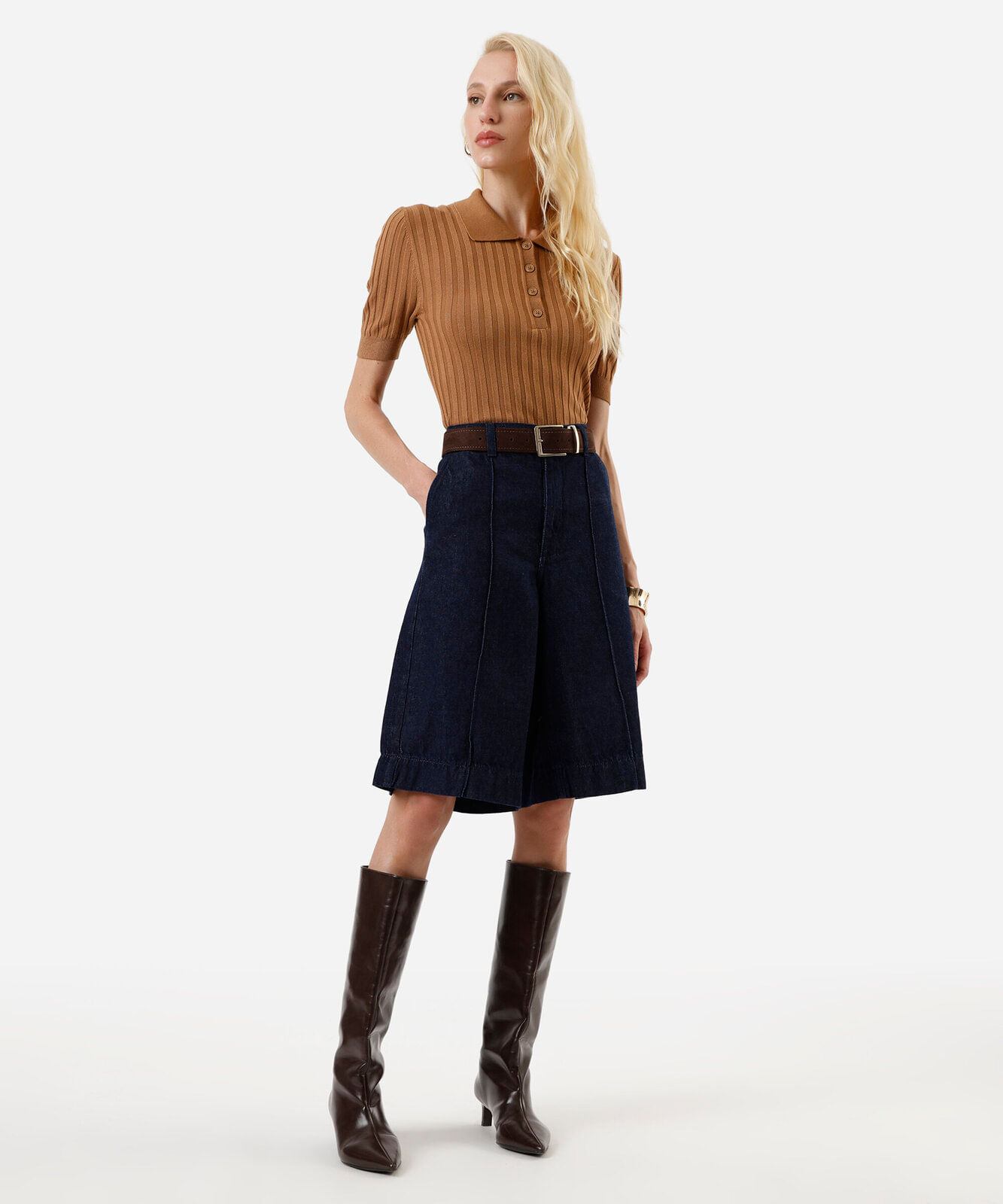 polo feminina de tricot canelada marrom