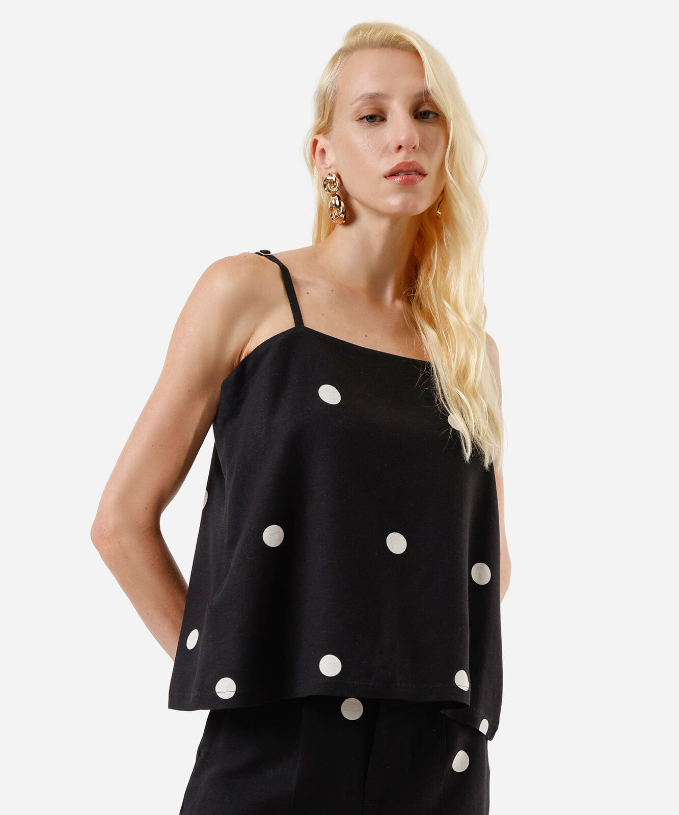 blusa feminina alça fina com linho poá preta