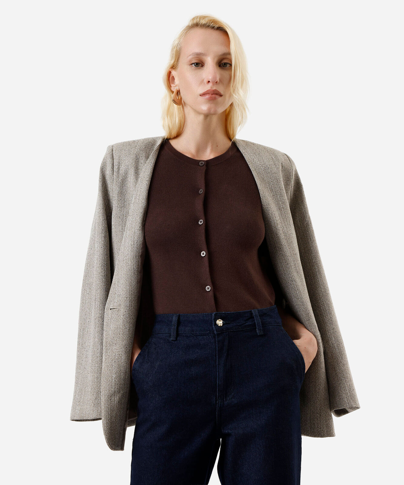 blusa feminina de tricot com botões marrom