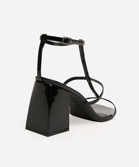 sandália tira fina salto médio vernizada oneself