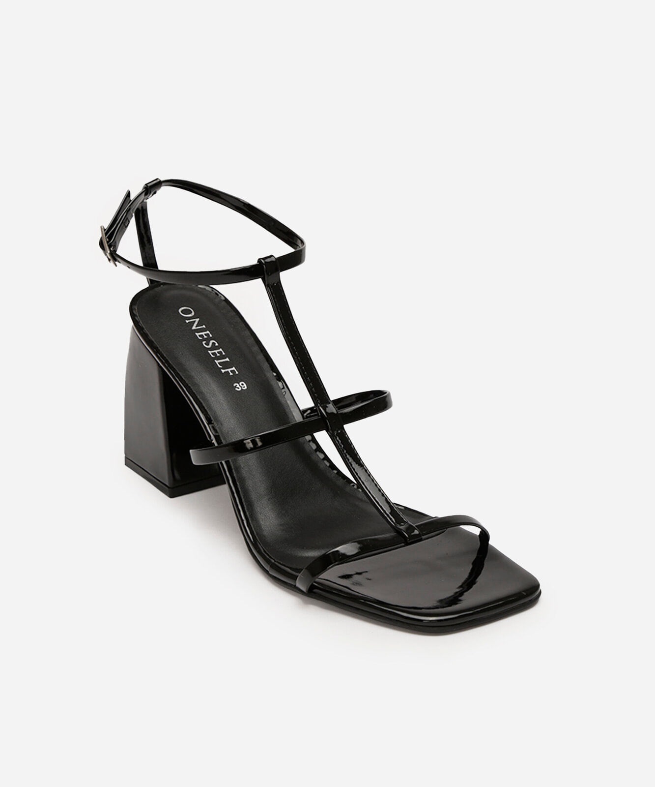 sandália tira fina salto médio vernizada oneself