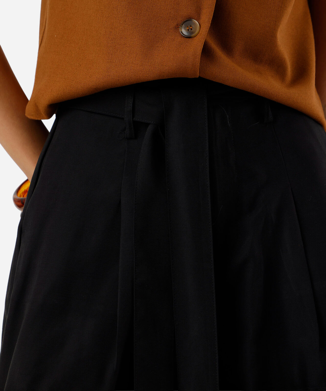 short reto feminino com viscose e faixa preto
