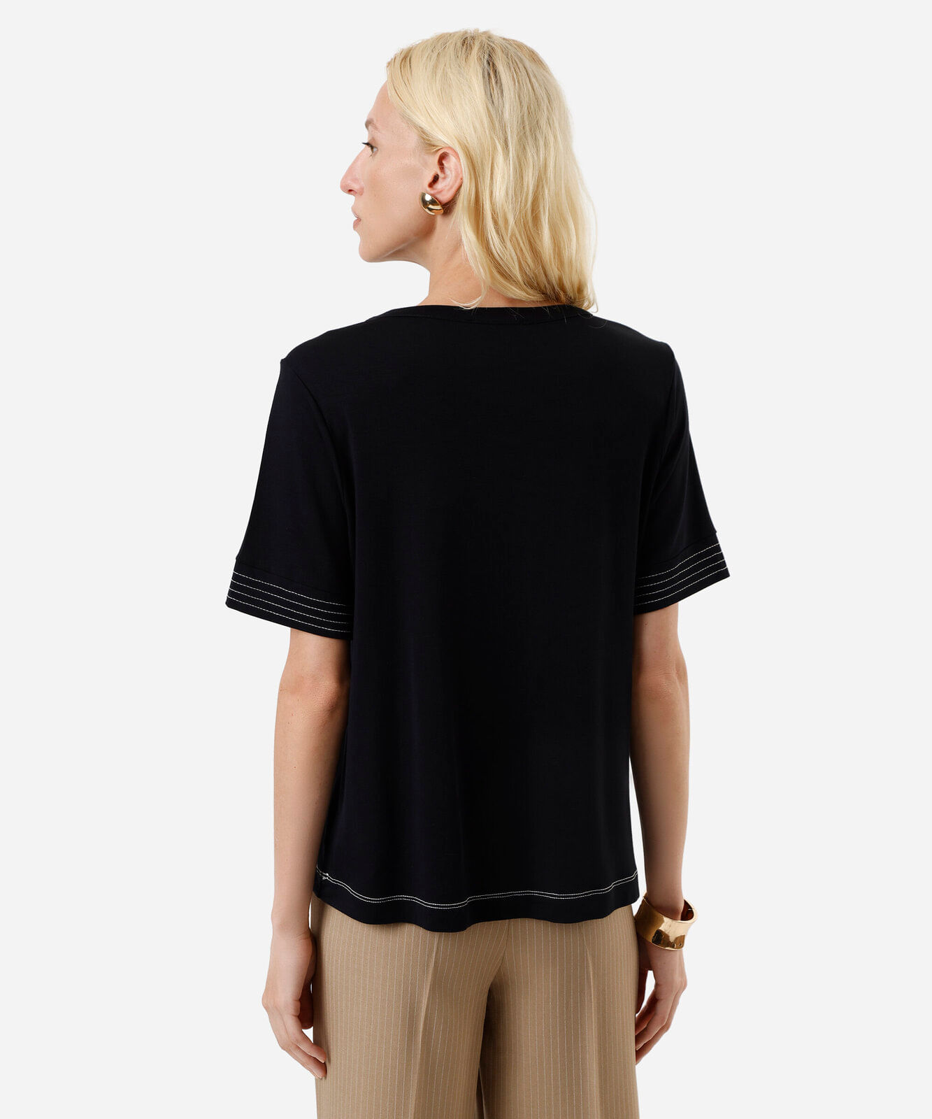 blusa feminina manga curta com pesponto em viscose preta