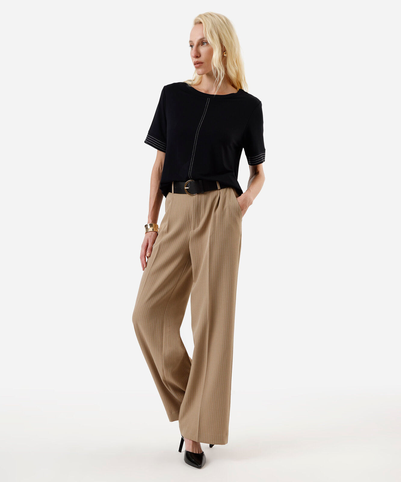 blusa feminina manga curta com pesponto em viscose preta