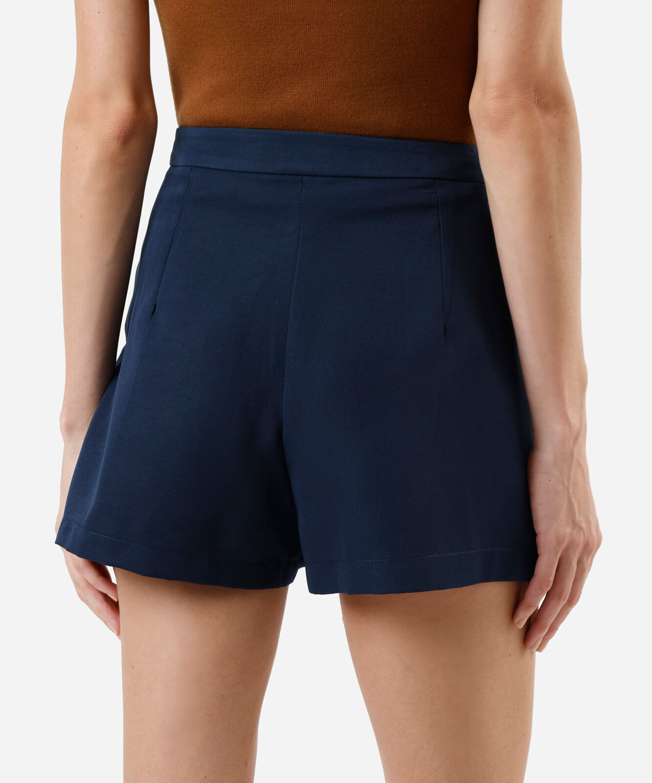 short saia feminino com pregas e botões azul