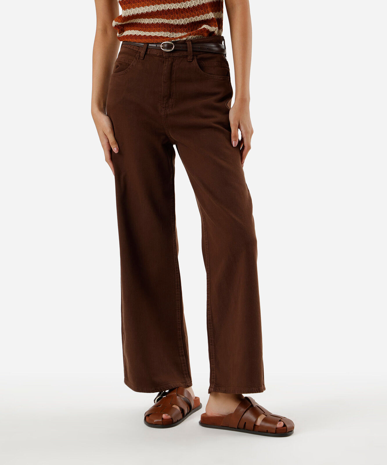 calça wide leg cropped feminina de sarja marrom